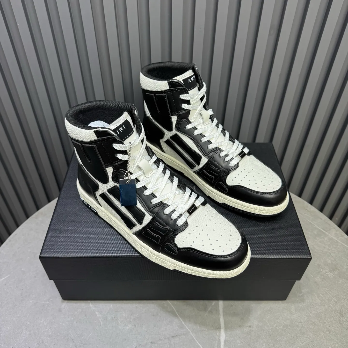 Men's shoes💰620💰 AMIRI AMIRI trendy brand hot sale🔥 Available all year round✅Couples💑 Official website synchronization Imported fabrics 1⃣️ratio 1⃣️Re-engraved, original factory special original sole, 35-45 (38.45. Non-refundable)